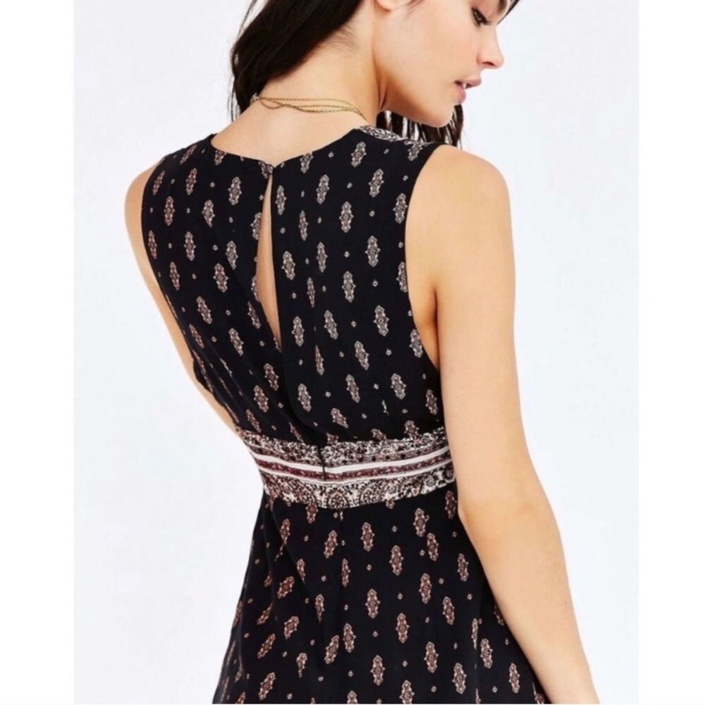 Urban Outfitters Ecoté Paisley Romper EUC 6 - Picture 2 of 8